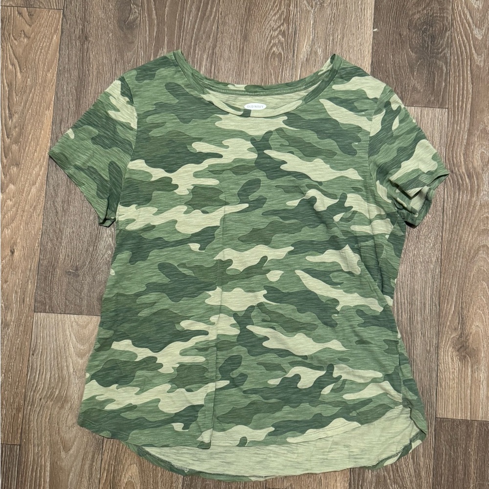 Old Navy Women’s Large Green Camo Shirt